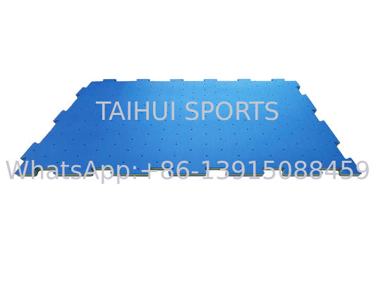 खेल के मैदान के लिए तीन परतें जलरोधक इंटरलॉकिंग शॉक पैड बच्चों को खतरे से बचाने 30-50 मिमी मोटाई