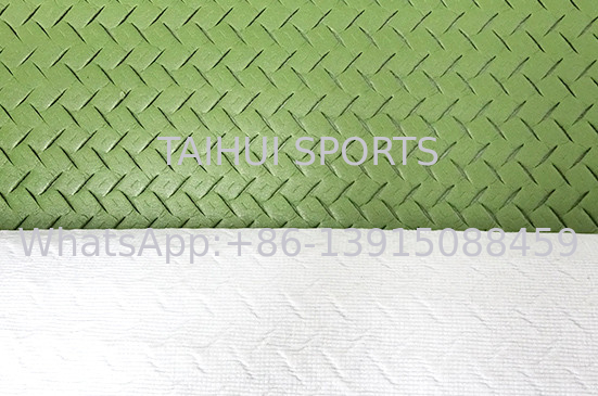 जल निकासी छेद 1.5 मीटर चौड़ाई फुटबॉल मैदानों के लिए शॉक पैड