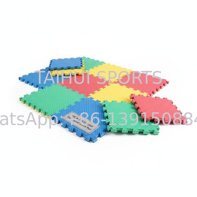 खेल के मैदान के लिए पीई फोम इंटरलॉकिंग सुरक्षा चटाई 10-100 मिमी मोटाई और एचआईसी और सीएफएच सुनिश्चित